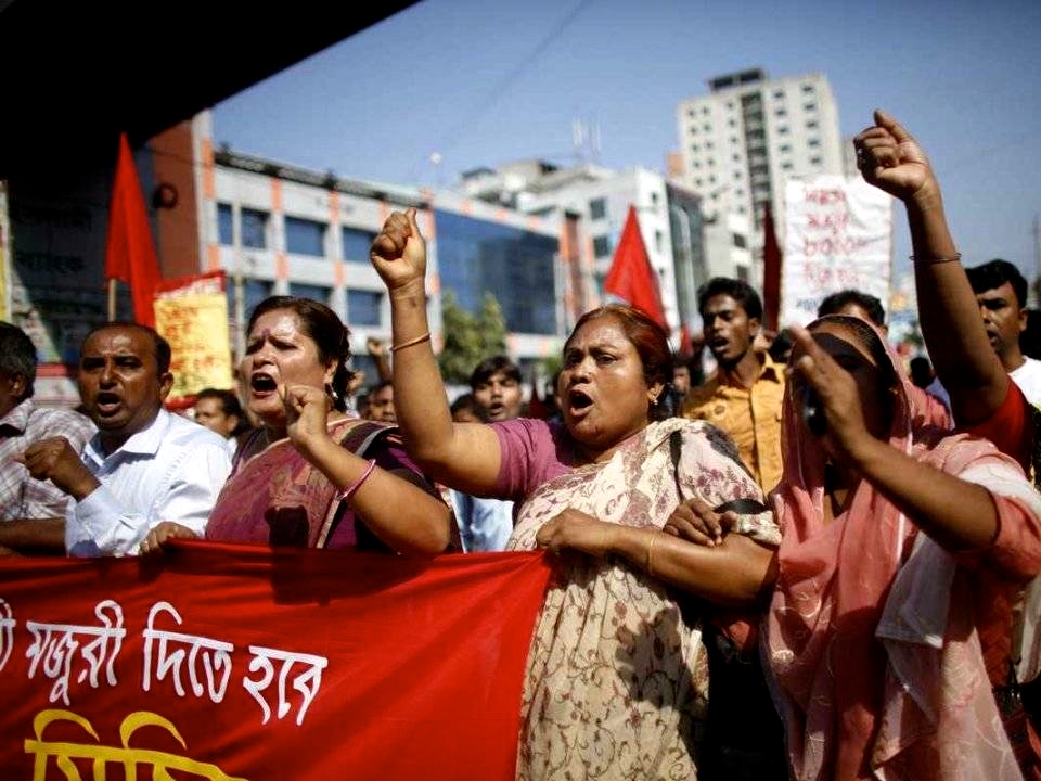 Latest Bangladesh Protests Turn Violent Ahead Of Boycotted Election ...