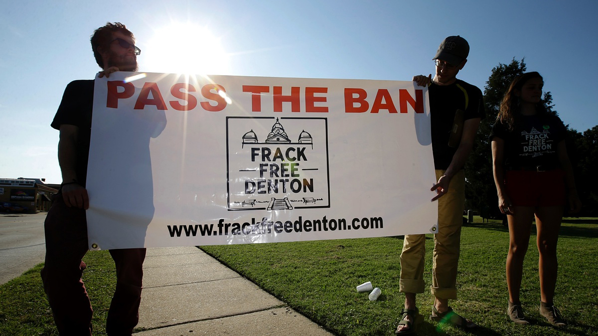 fracking bans, Denton fracking ban, Frack Free Denton, hydraulic fracturing, Denton Drilling Awareness Group