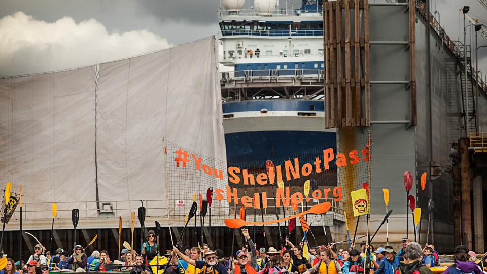 kayaktivists, Shell protests, Fennica, Arctic oil drilling