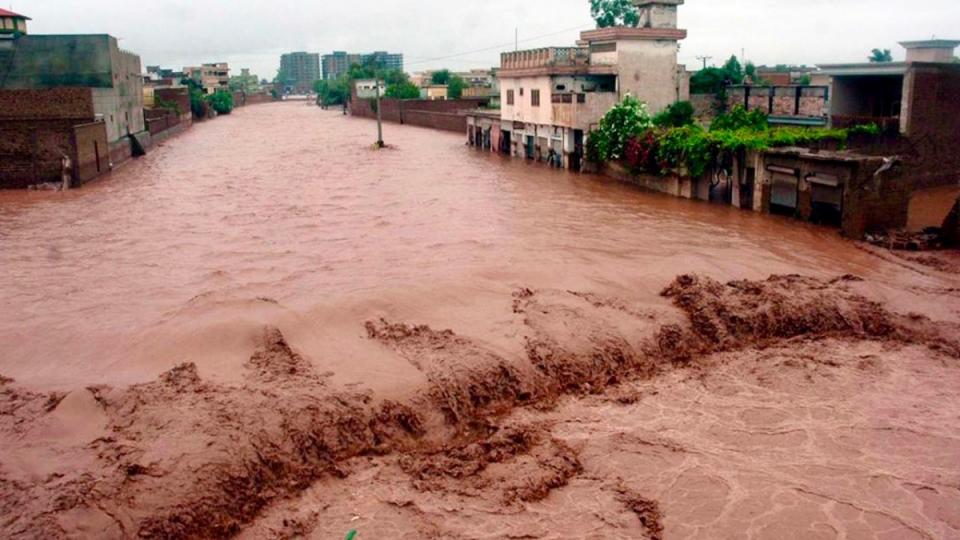 Pakistan climate impacts, climate change in Pakistan, extreme flooding, glacial melt